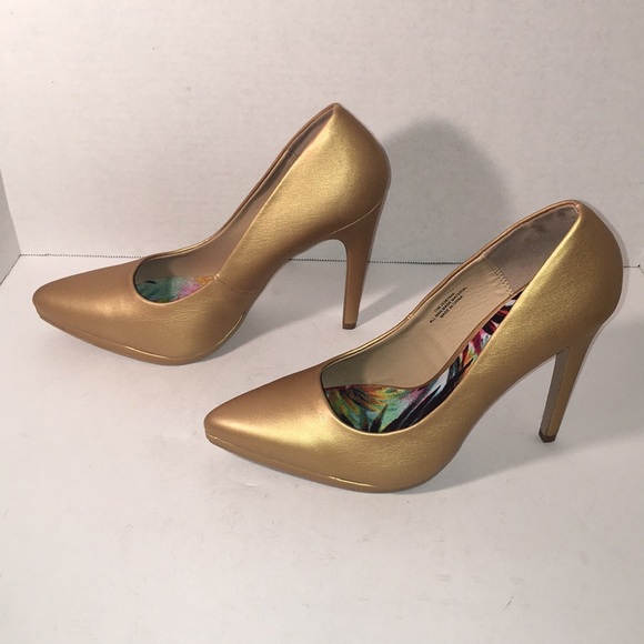 gold heels size 11